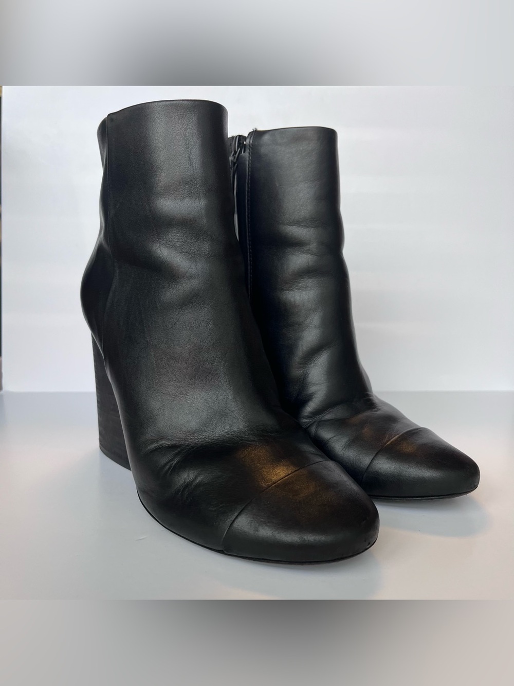 TORY BURCH Black Leather Grove Ankle Booties Cap Toe Block Heel Size 8M